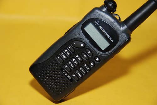 Носимая радиостанция Motorola GP-2000